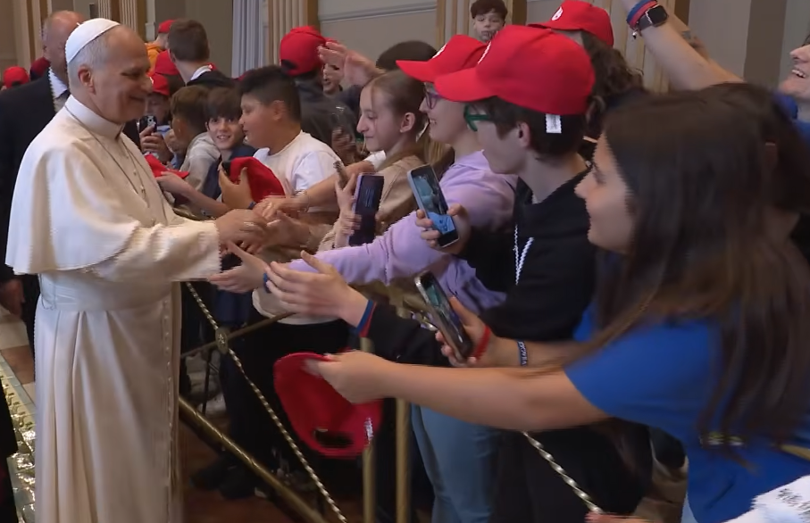 Papst beantwortet Leserbrief: Leo XIV. macht jungen Menschen Mut in Zeiten der Unsicherheit